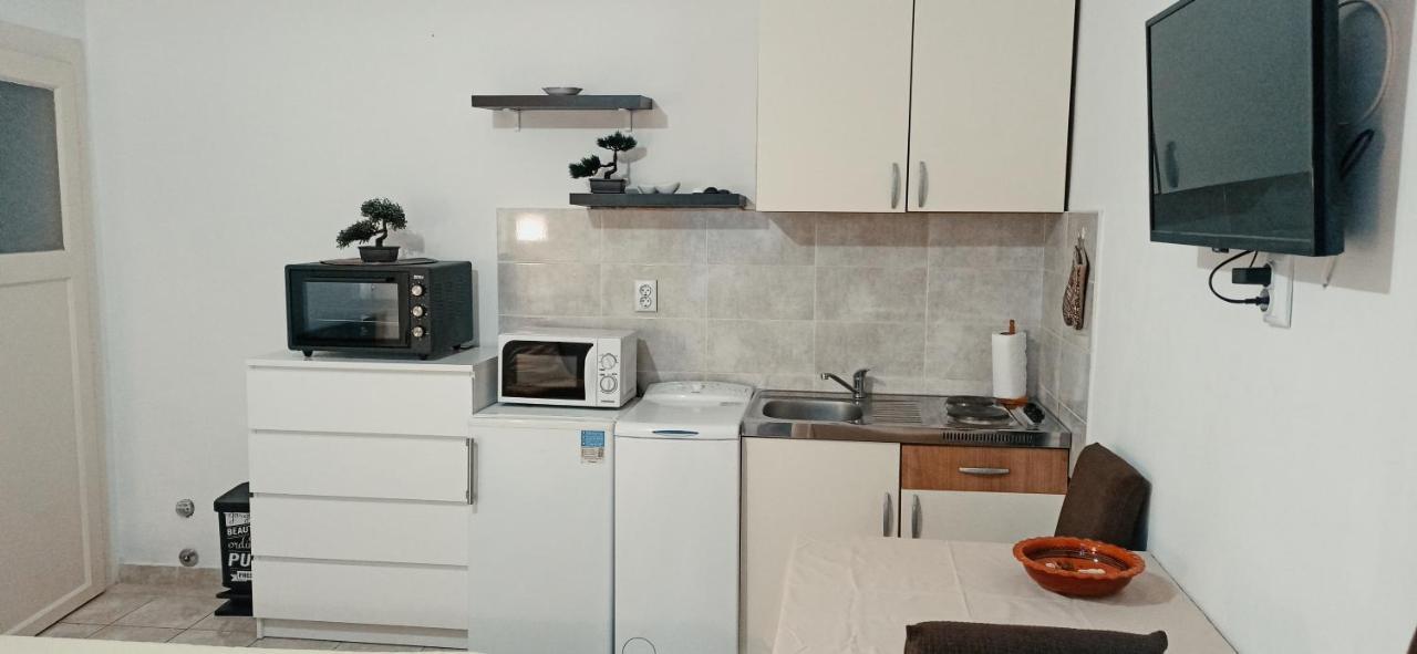 Studio Apartment Nika Split Bagian luar foto