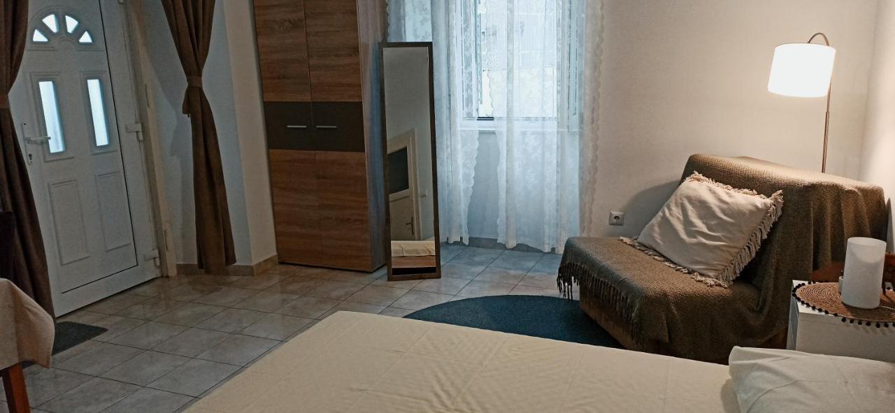 Studio Apartment Nika Split Bagian luar foto